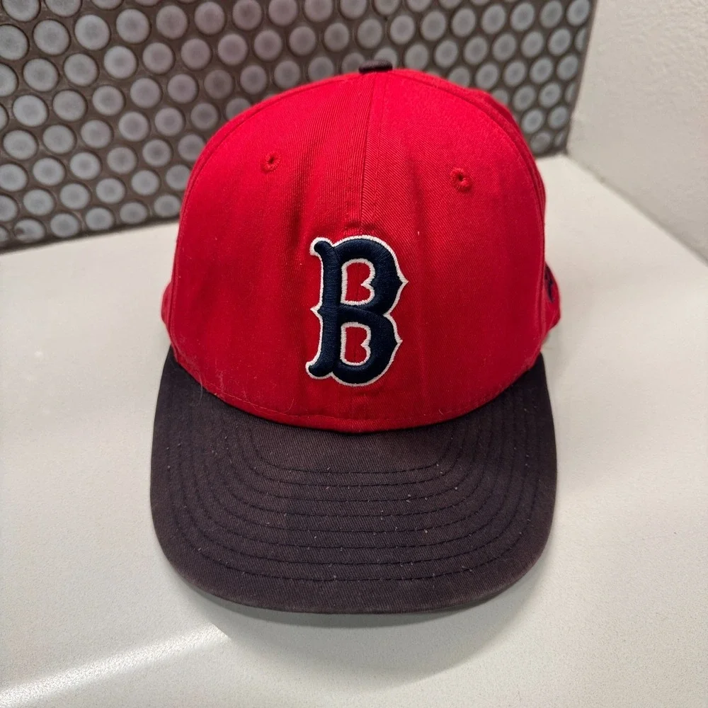 Boston Red Sox Hat Cap New Era MLB  Strap Back Adult Adjustable Red Logo‎ Adult